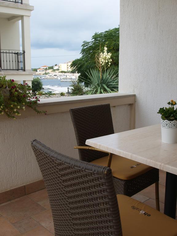 Papalina 2 * Rab Town