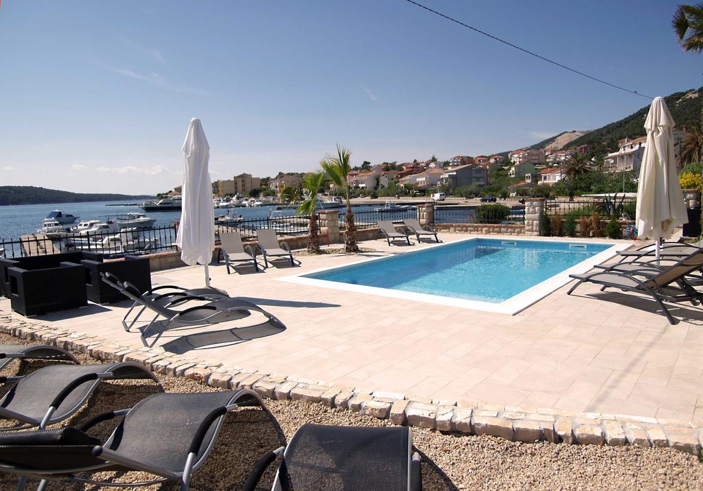 Papalina 2 *