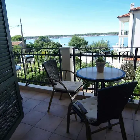 Apartments Villa Papalina 2 Rab Town Exterior photo