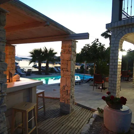Apartments Villa Papalina 2 Rab Town Exterior photo