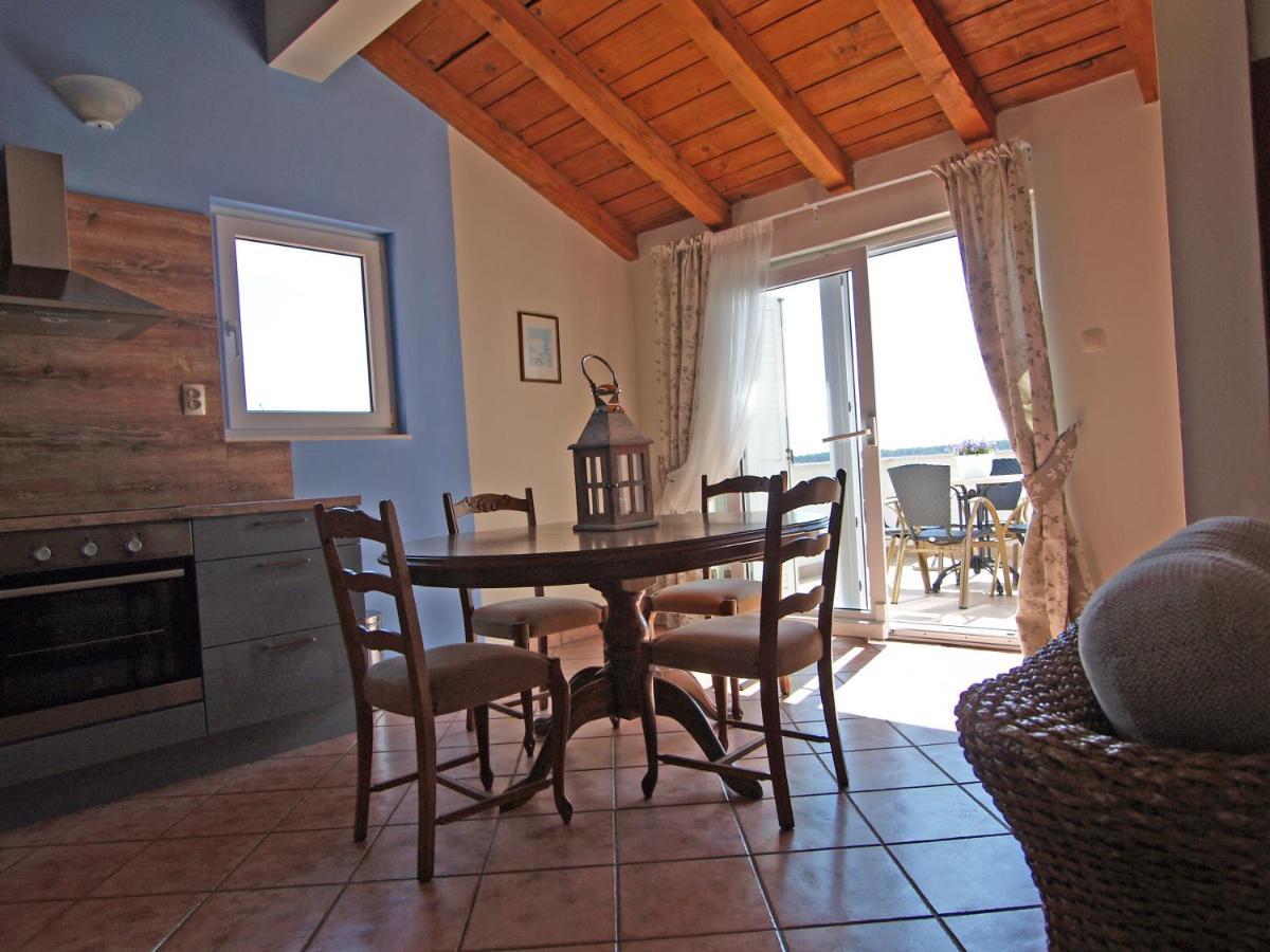 Papalina 2 Apartment Rab Town