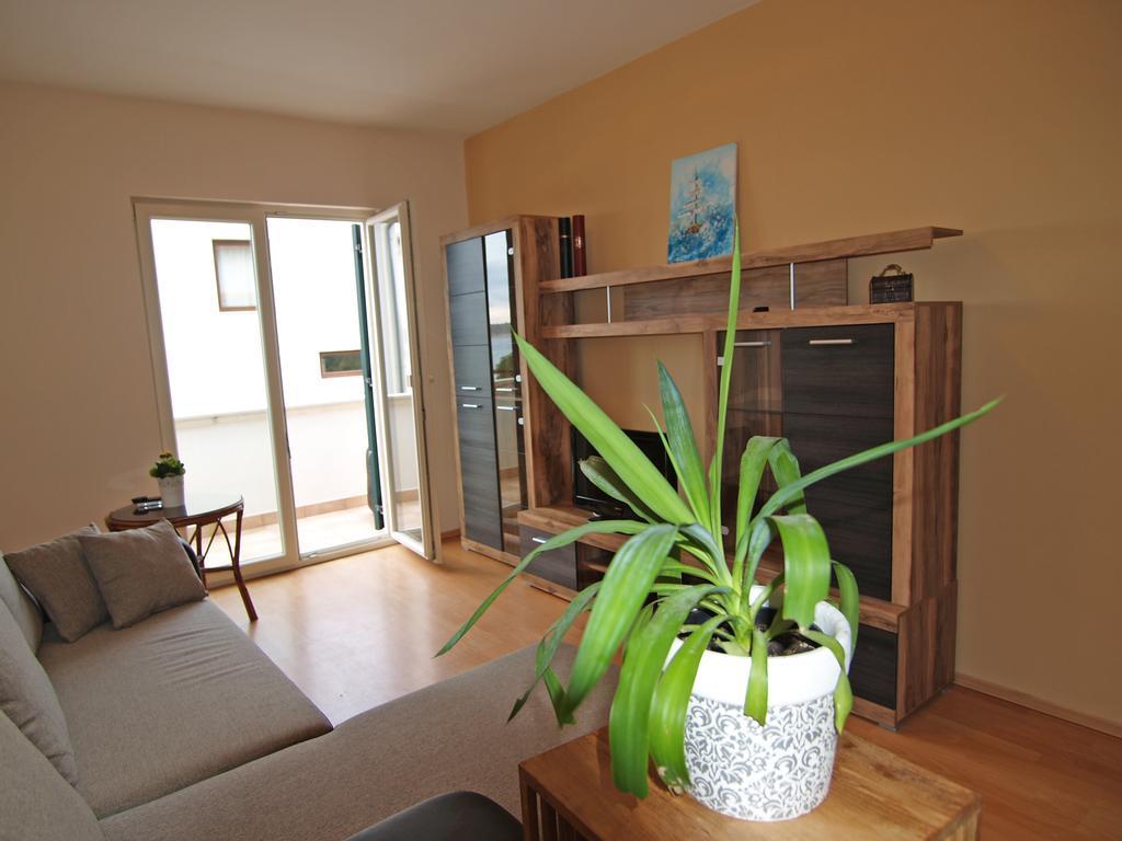 Papalina 2 Apartment Rab Town