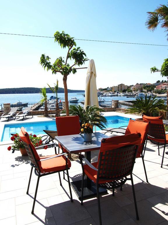 Papalina 2 *
