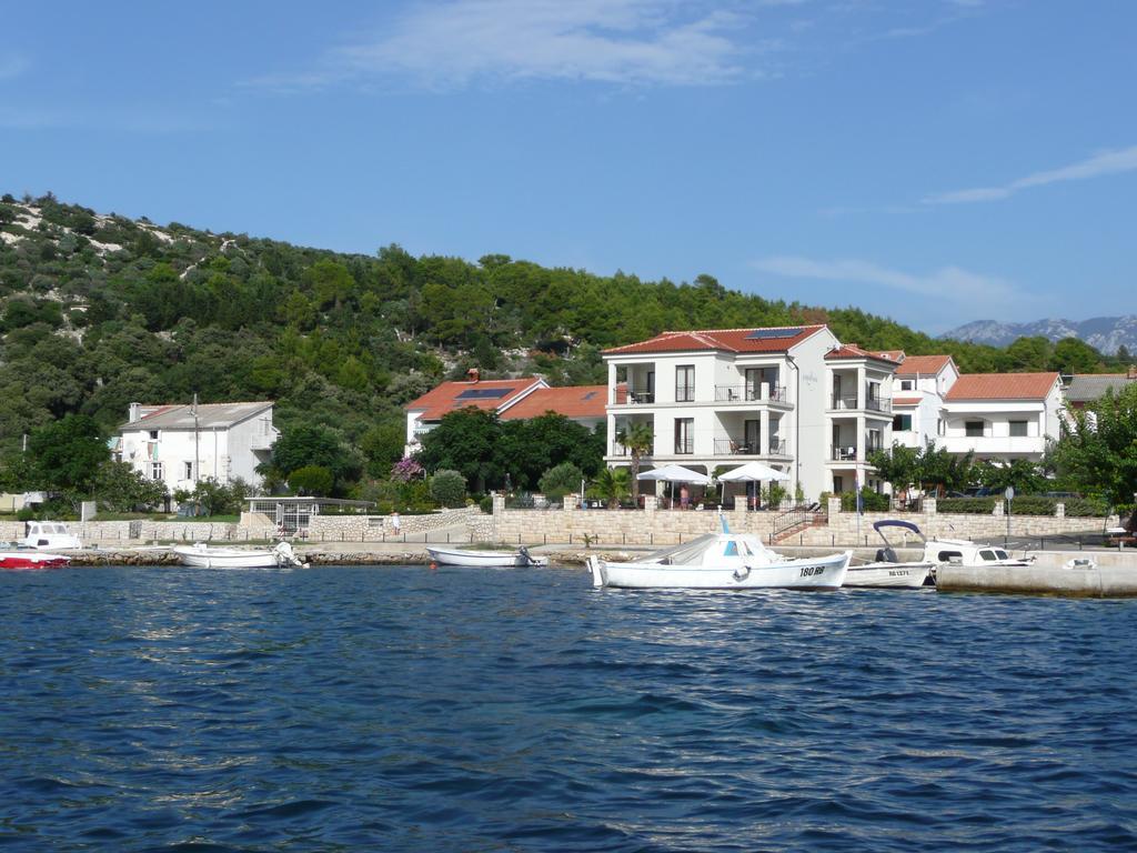 Papalina 2 Rab Town