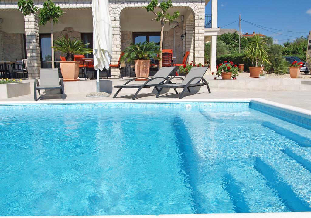 Papalina 2 Apartment