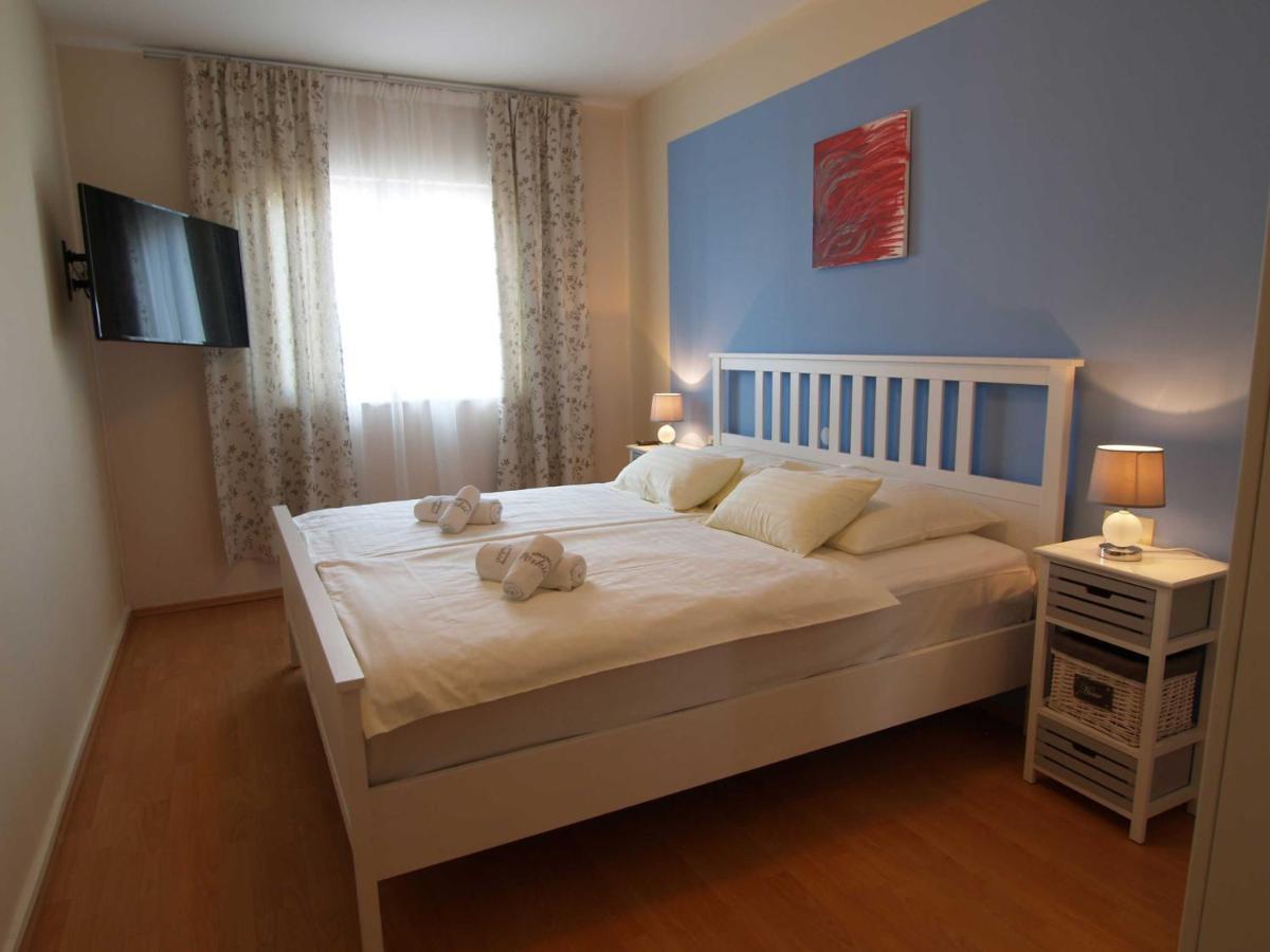 Apartment Papalina 2 Rab Town