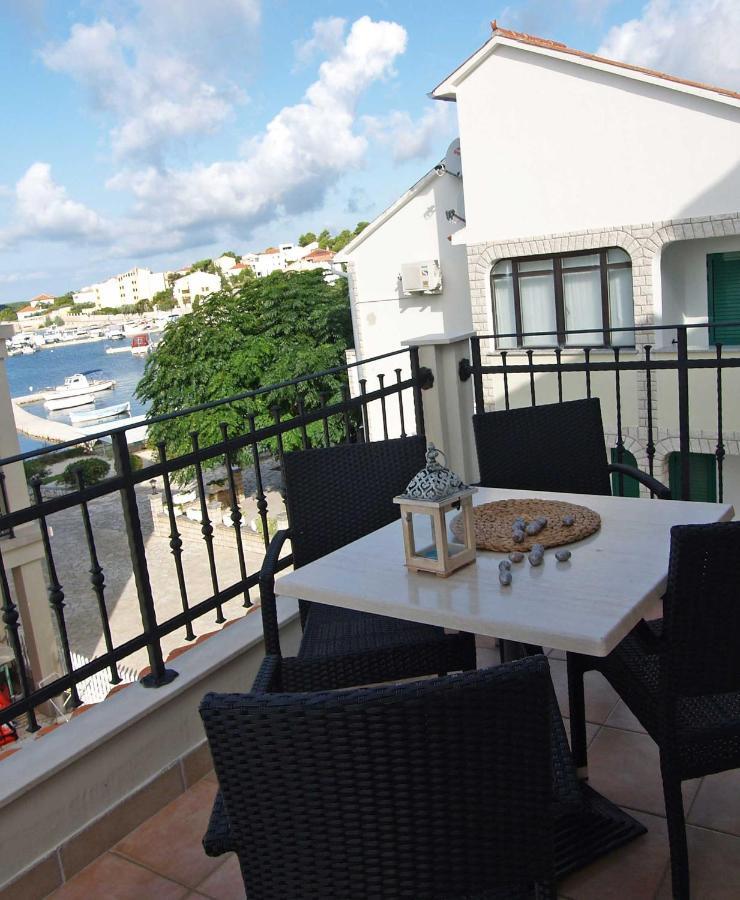 Papalina 2 Apartment *