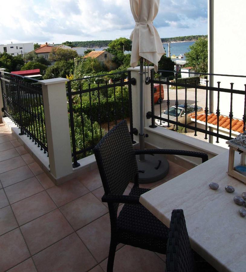 Papalina 2 Rab Town